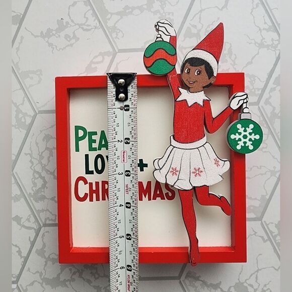 New original Elf on the shelf Christmas tabletop/ picture Girl "PEACE LOVE XMAS" - Picture 2 of 5